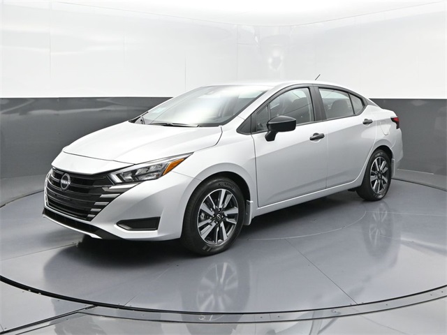 2025 Nissan Versa 1.6 S photo 3
