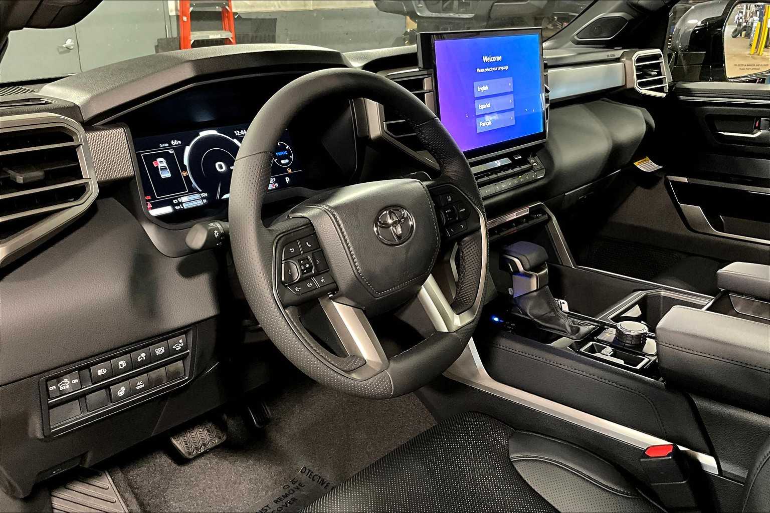 2025 Toyota Tundra Limited CrewMax photo 8