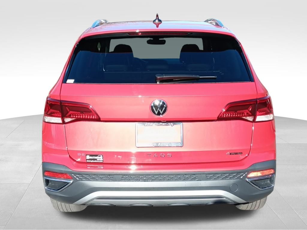 2024 Volkswagen Taos SE photo 4