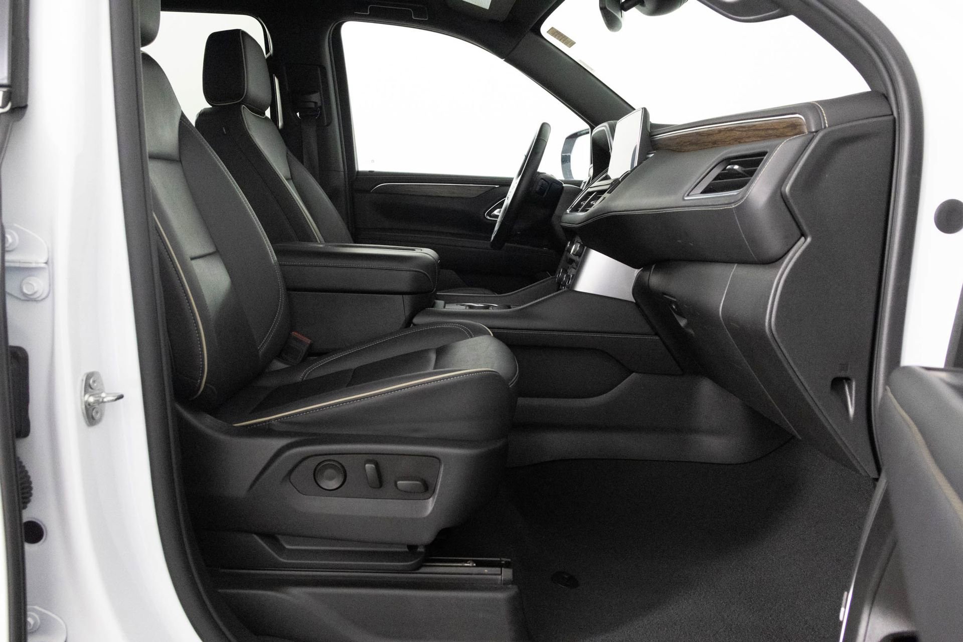 2023 Chevrolet Suburban Premier photo 26