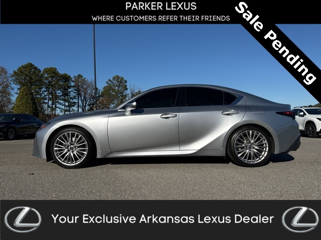 2023 Lexus IS 300's photo