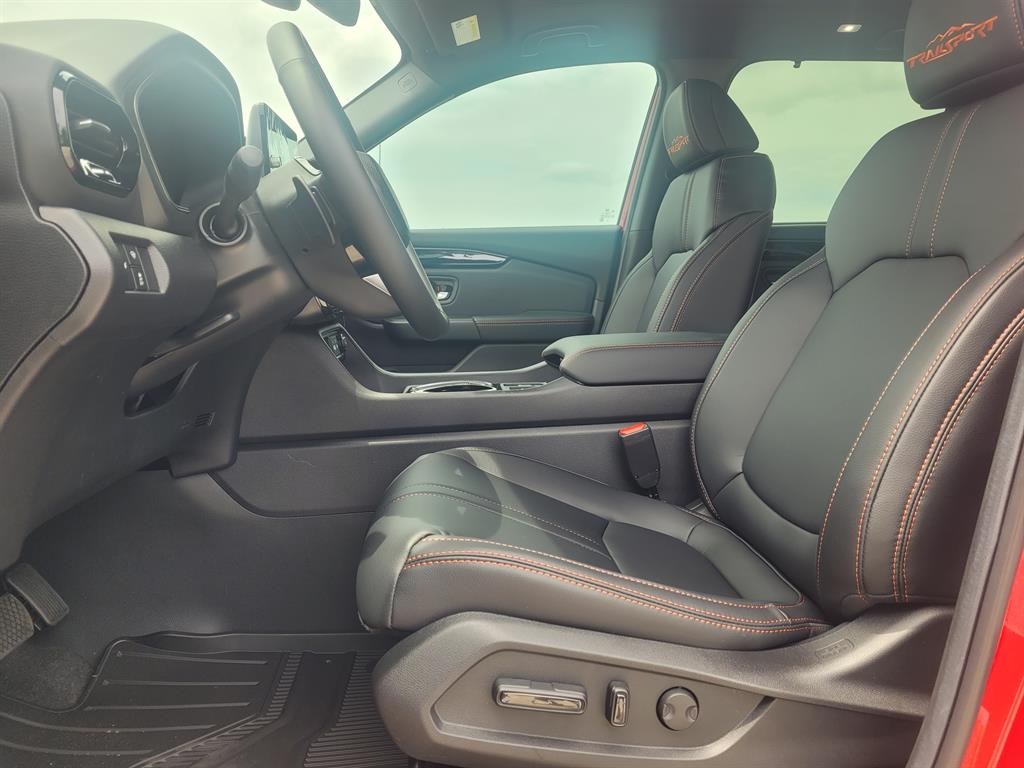 2025 Honda Pilot TrailSport photo 13