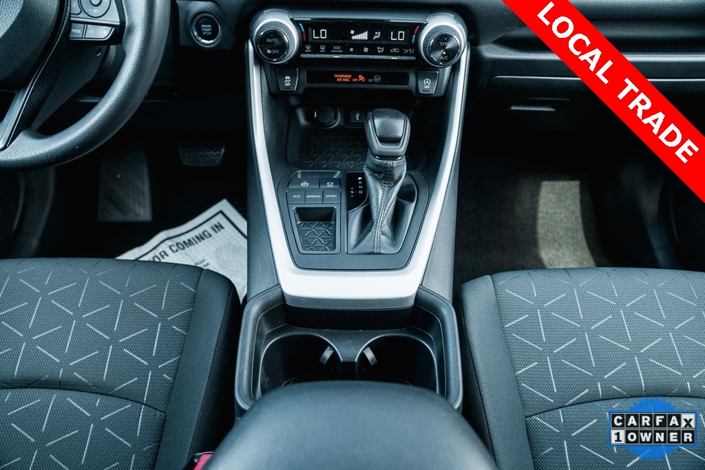 2021 Toyota RAV4 XLE photo 20