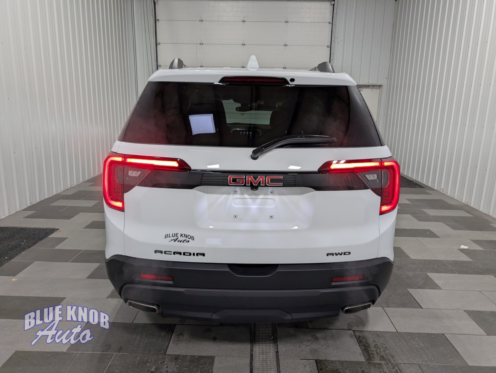 2023 Gmc Acadia SLE photo 2