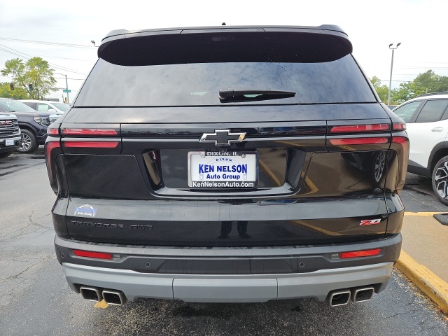 2024 Chevrolet Traverse Z71 photo 2