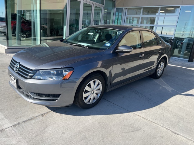 2012 Volkswagen Passat S's photo