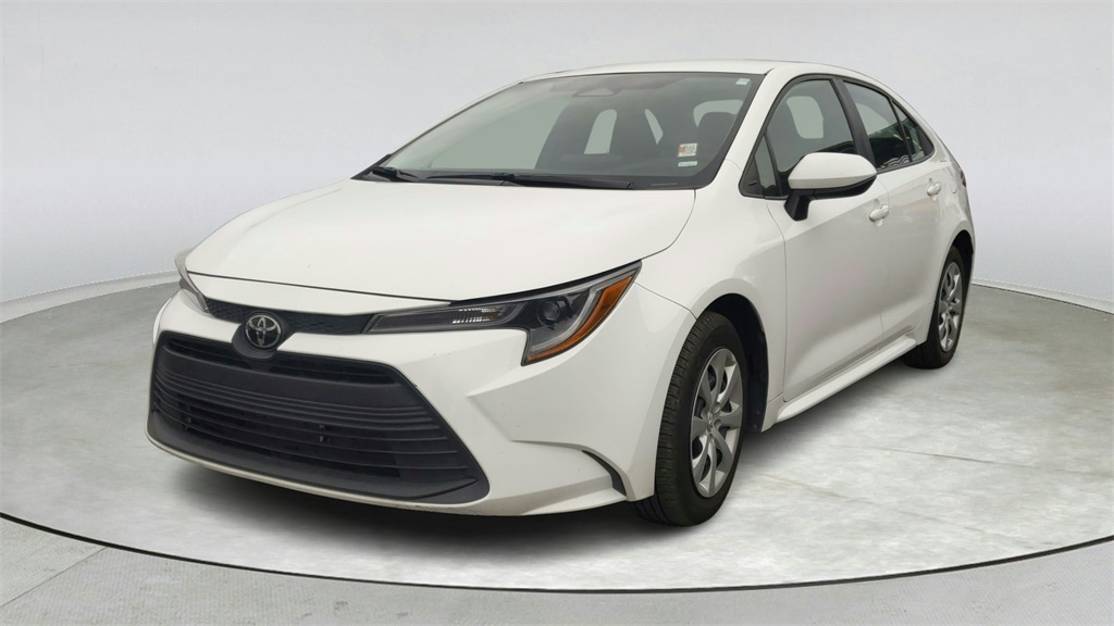 2024 Toyota Corolla LE photo 3