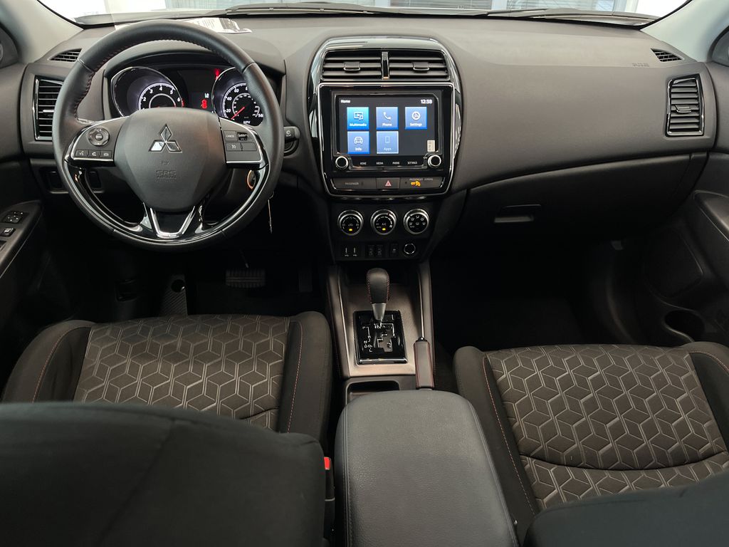 2024 Mitsubishi Outlander Sport LE photo 16