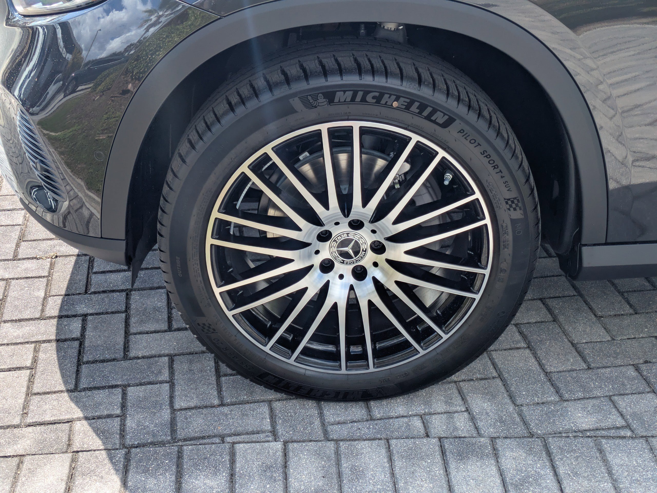 2026 Mercedes Benz GLC 300 4MATIC photo 2