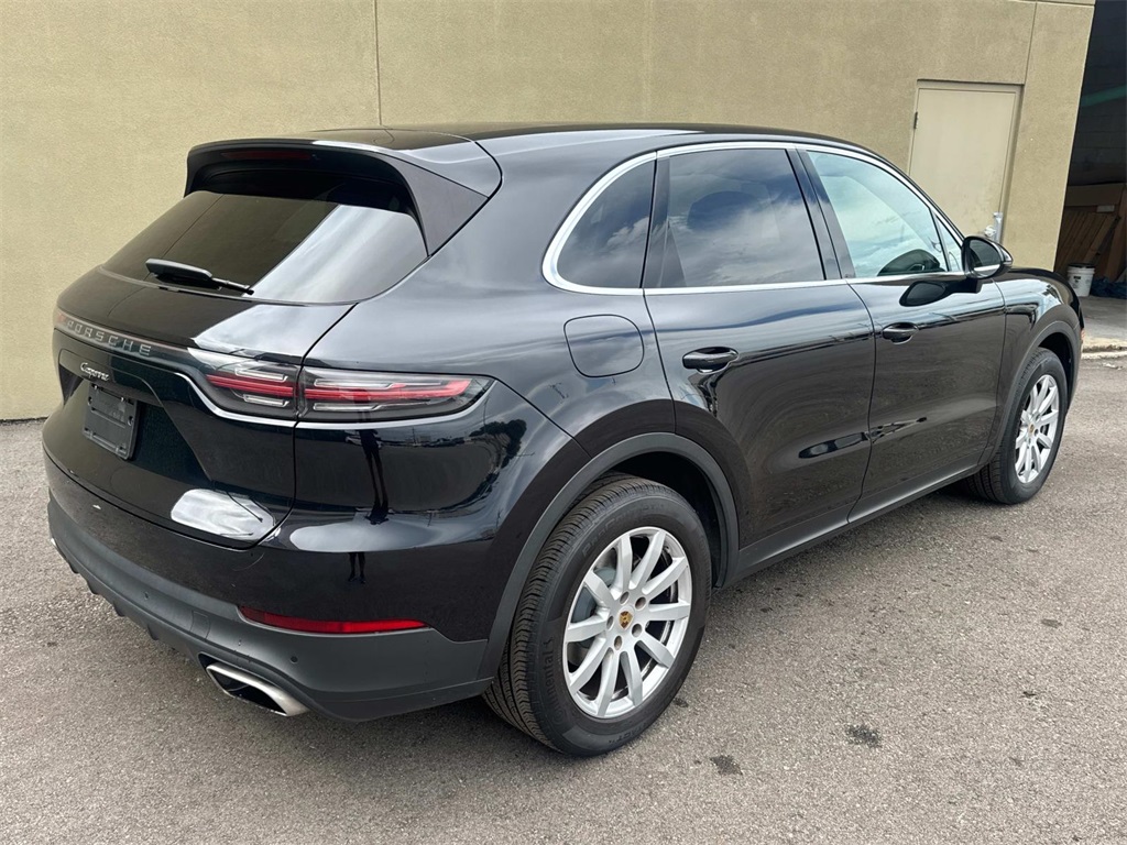 2022 Porsche Cayenne Base photo 12