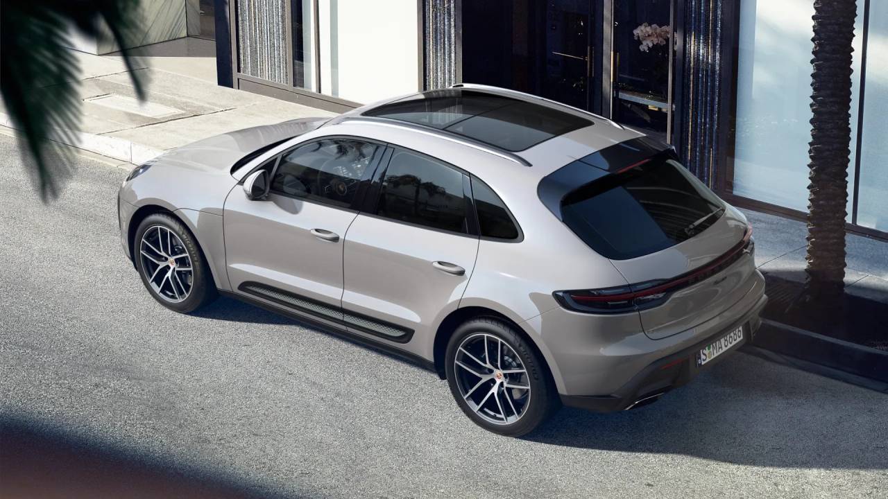2025 Porsche Macan T photo 4
