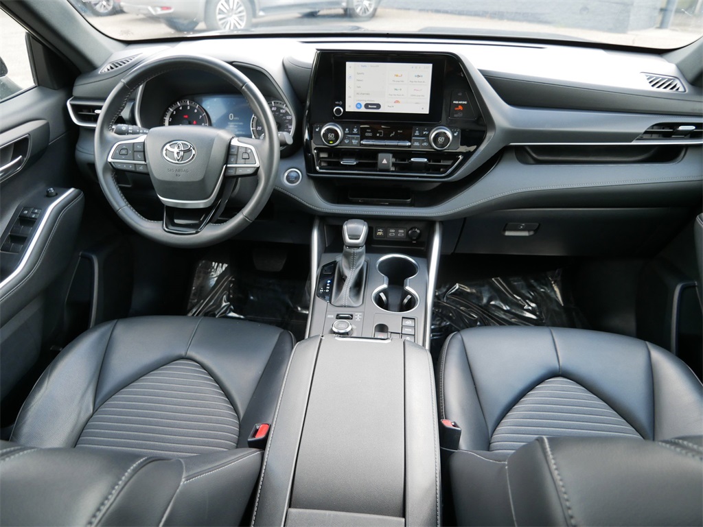 2024 Toyota Highlander XSE photo 14