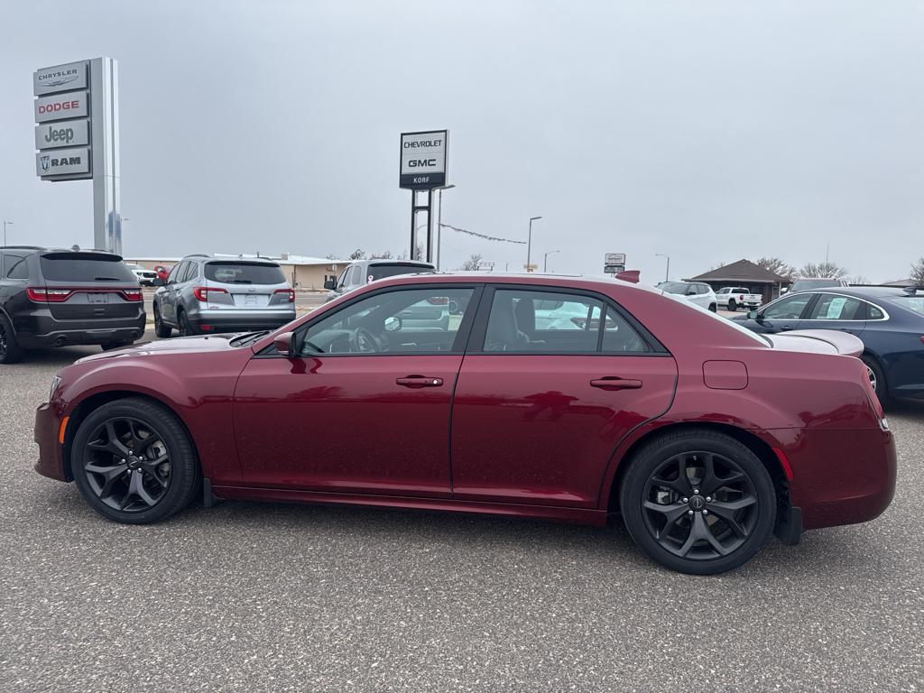 2022 Chrysler 300 S's photo