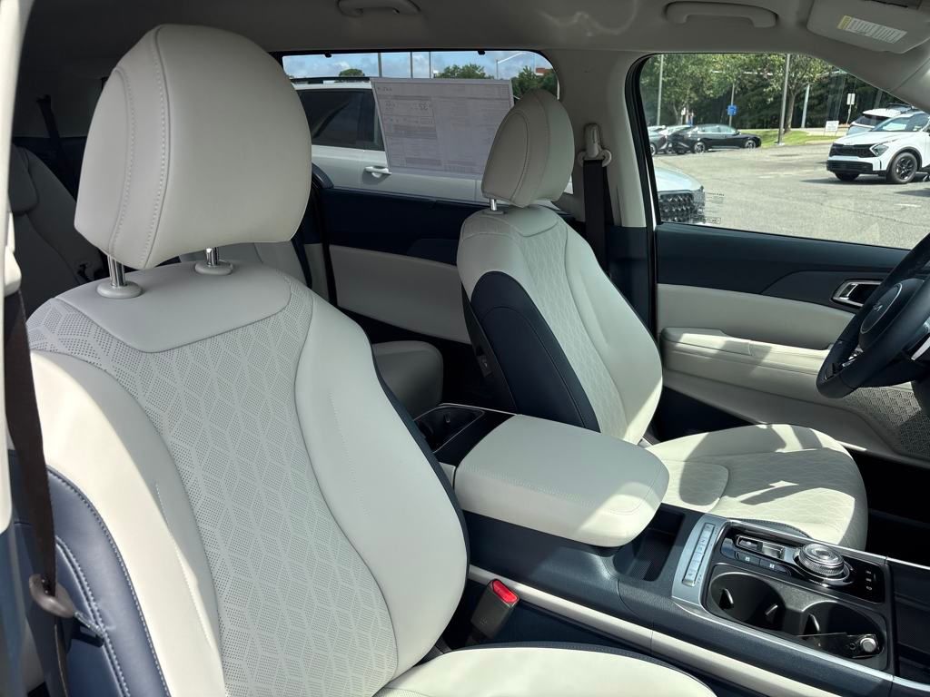 2026 Kia Carnival EX photo 30