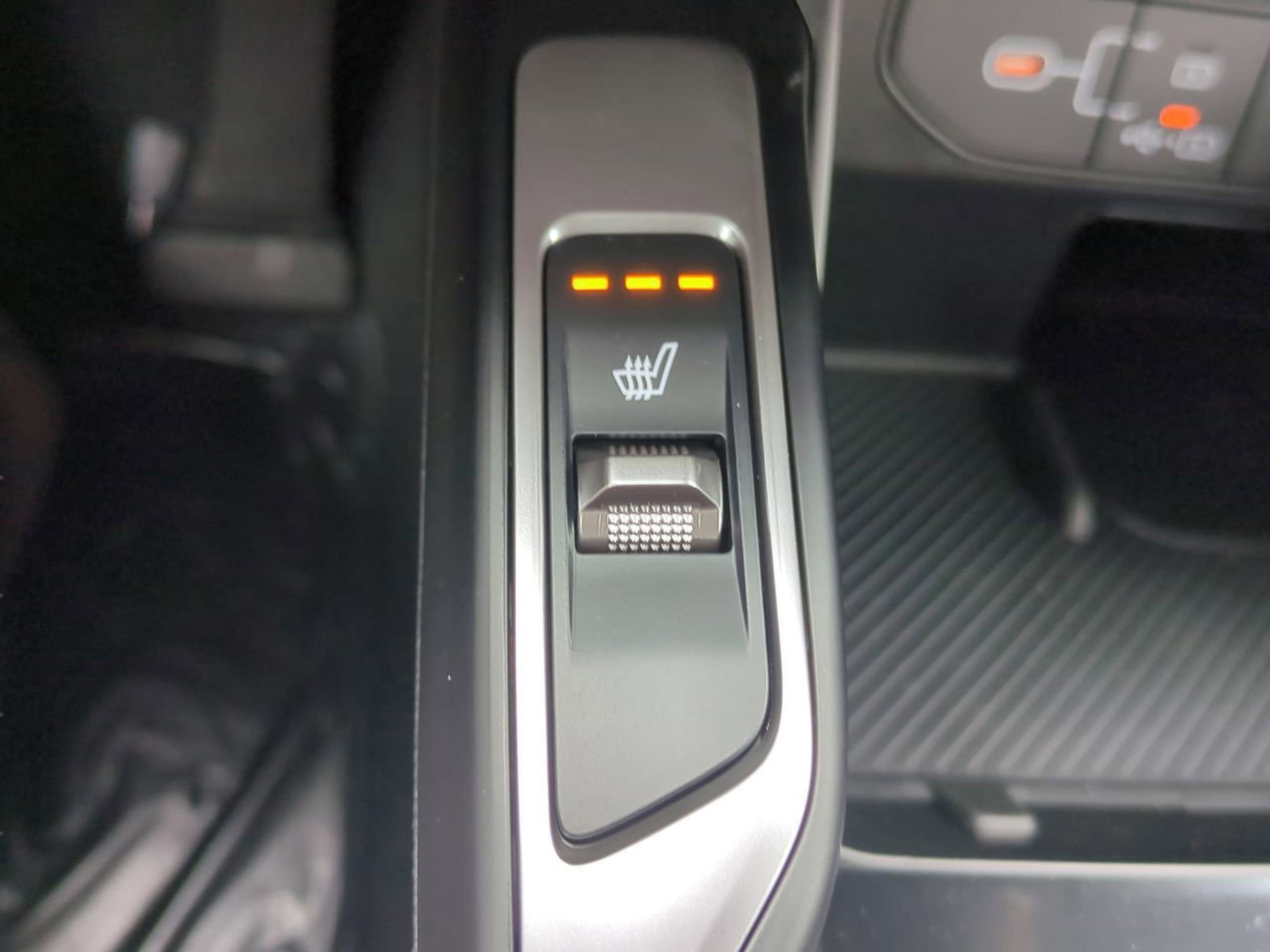 2025 Kia Sorento EX photo 30