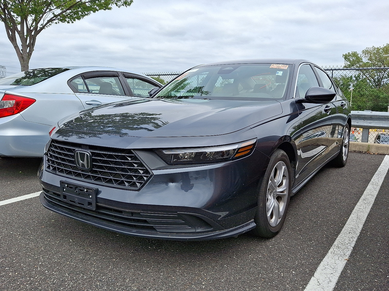 2023 Honda Accord LX photo 2