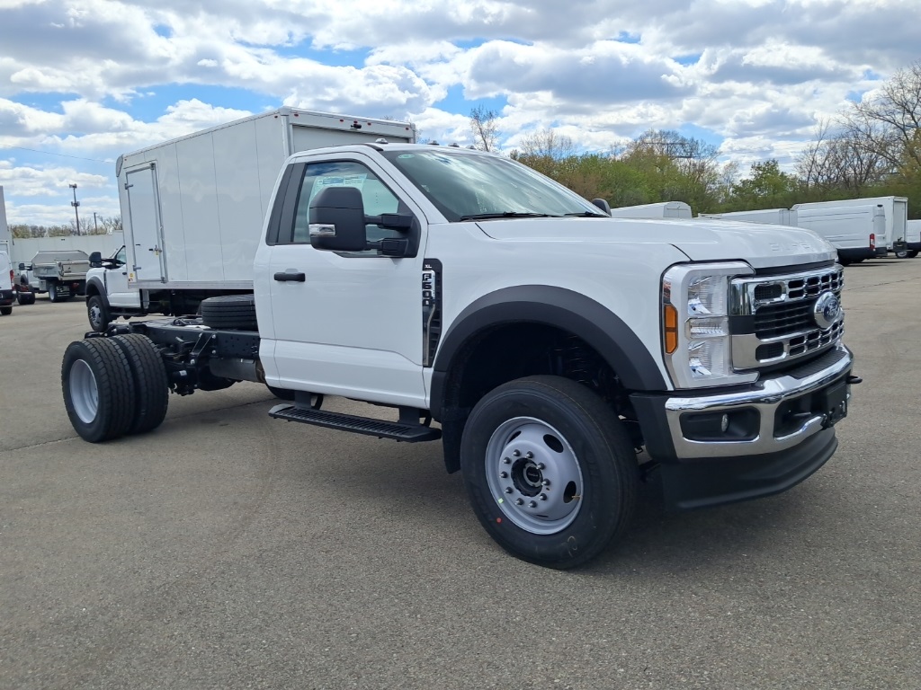 2025 Ford F-600 photo 8