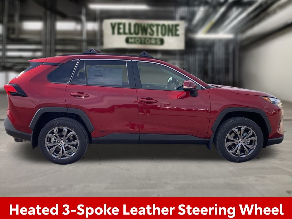2025 Toyota RAV4 XLE photo 4