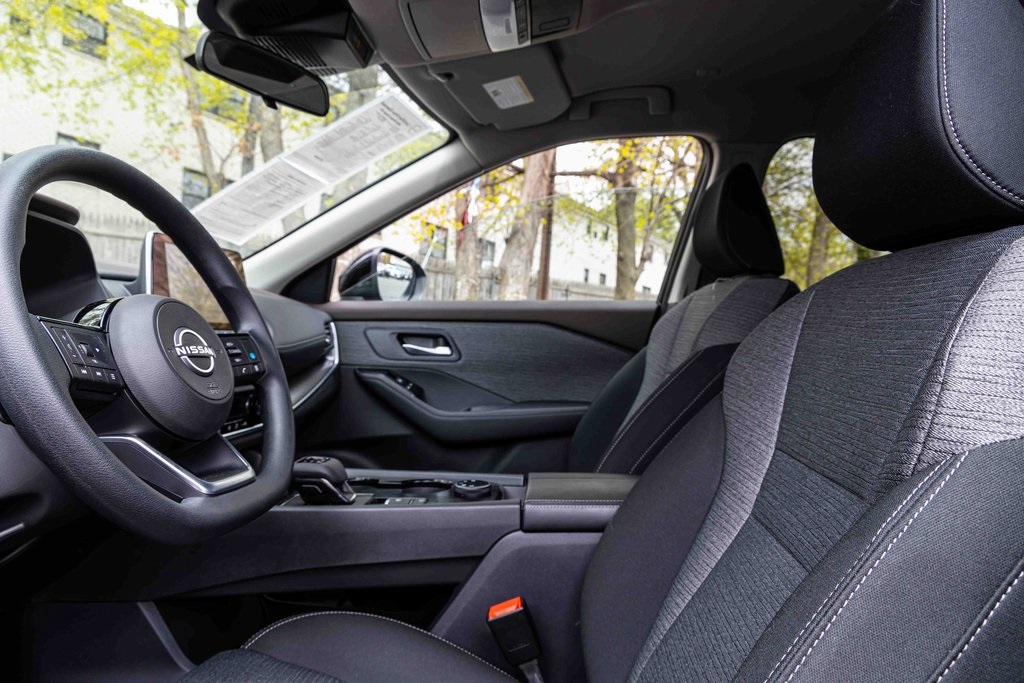 2023 Nissan Rogue SV photo 9