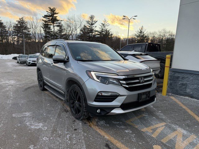 2017 Honda Pilot Touring's photo