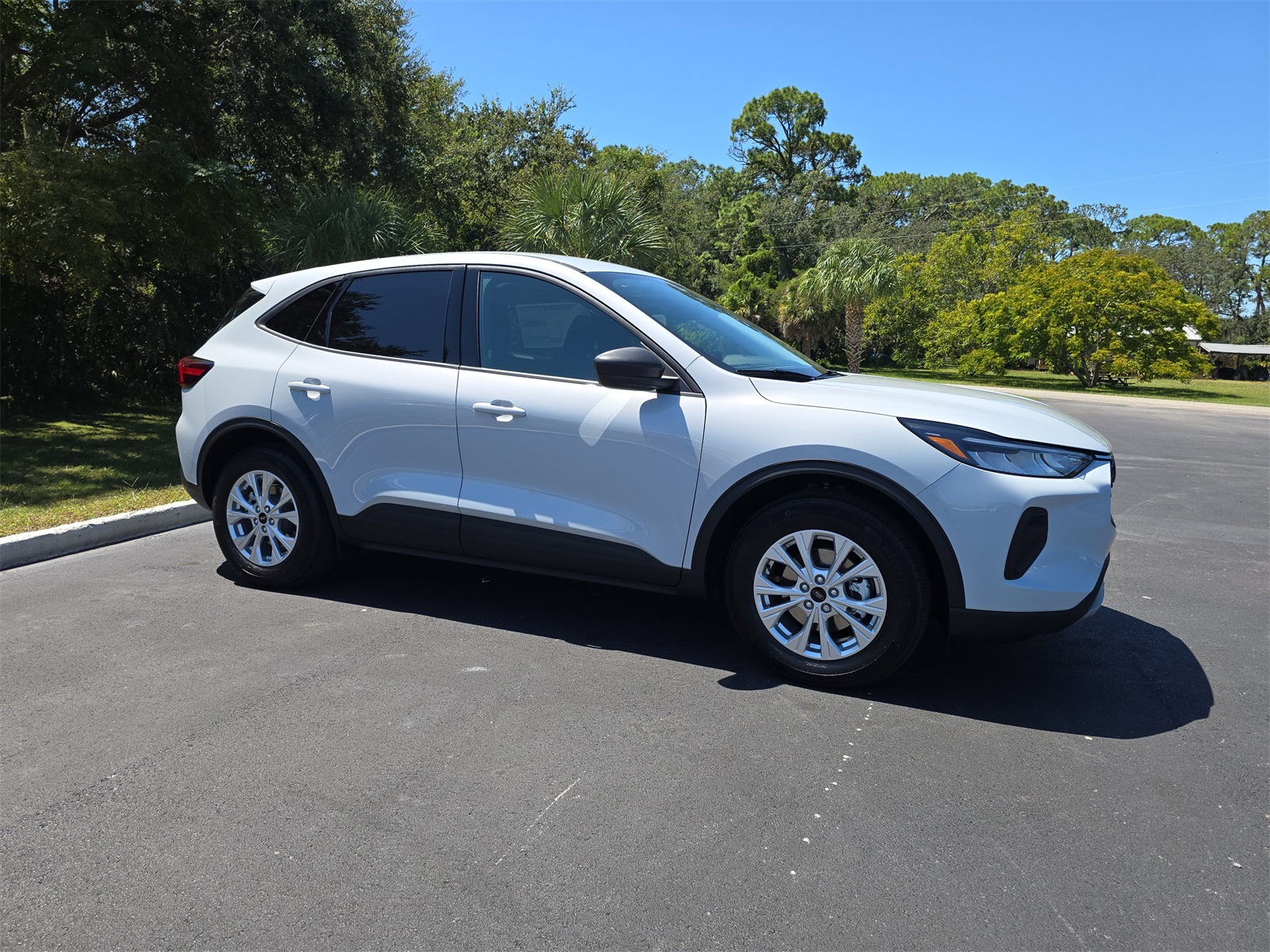 2025 Ford Escape Active photo 2