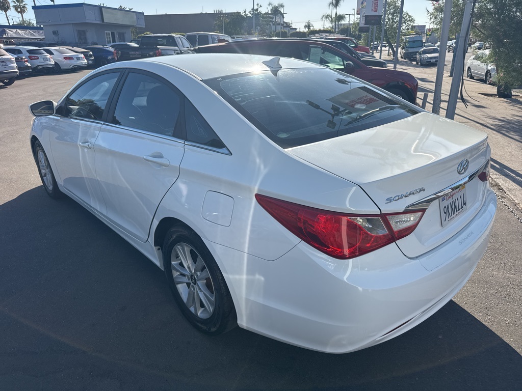 2013 Hyundai Sonata GLS photo 3