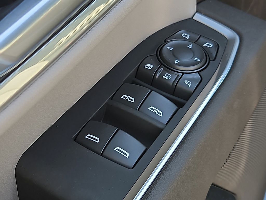 2025 Chevrolet Silverado 2500HD LTZ photo 19