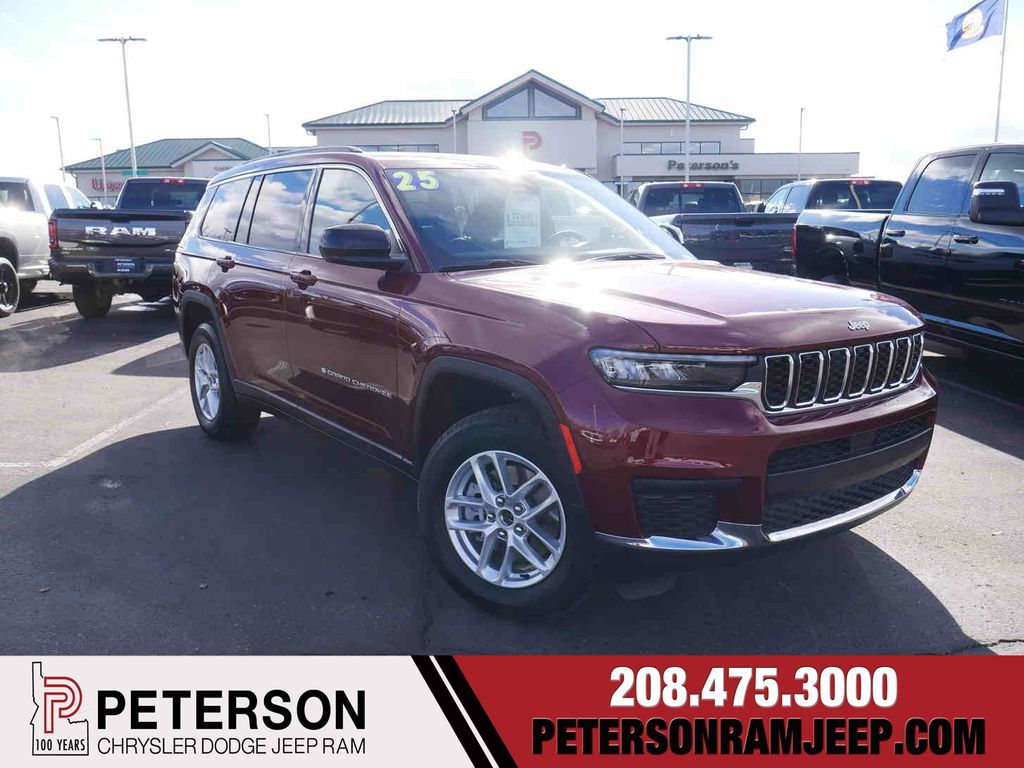 2025 Jeep Grand Cherokee L Laredo's photo