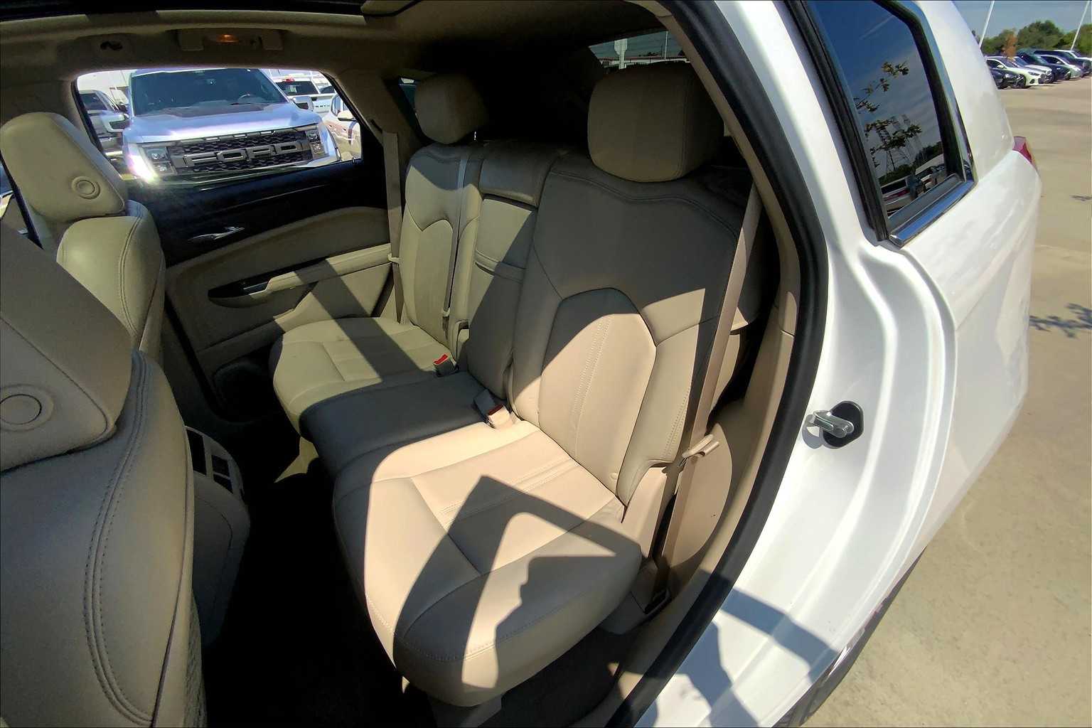 2015 Cadillac SRX Luxury photo 19