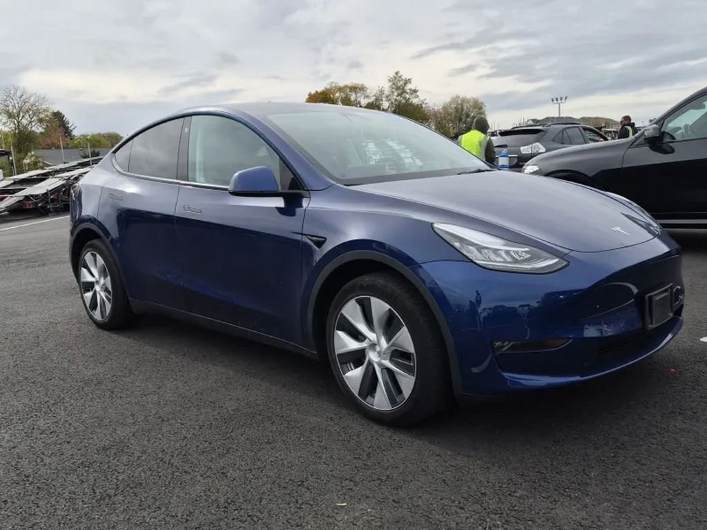 Used 2022 Tesla Model Y Long Range with VIN 7SAYGDEE6NF308246 for sale in Northfield, Minnesota