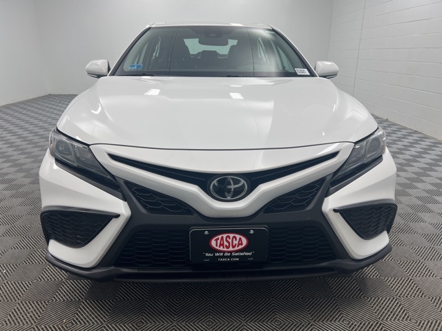 2024 Toyota Camry SE photo 3