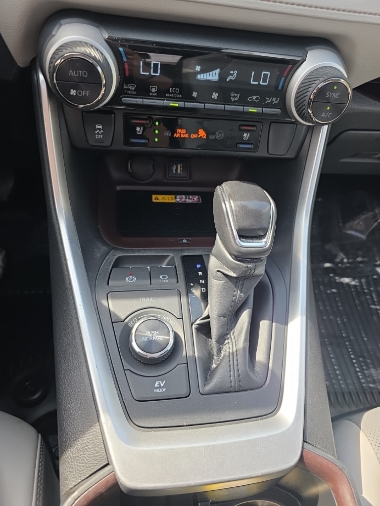 2024 Toyota RAV4 Hybrid Limited photo 7