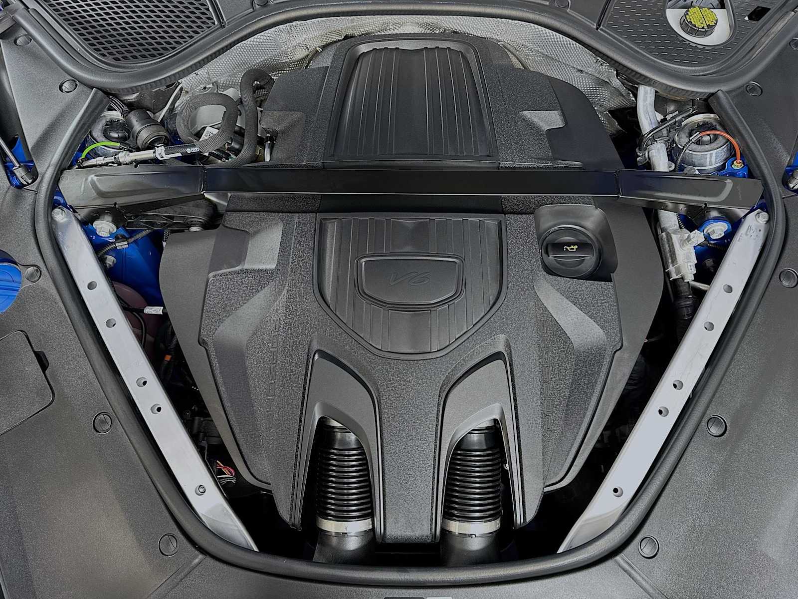 2025 Porsche Panamera photo 27