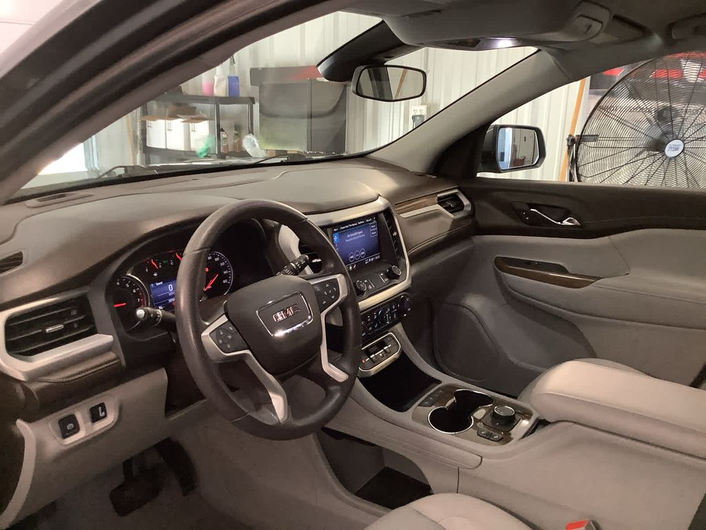 2022 Gmc Acadia SLE photo 24