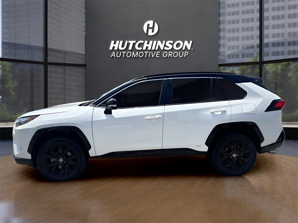 2022 Toyota RAV4 Hybrid XSE photo 2