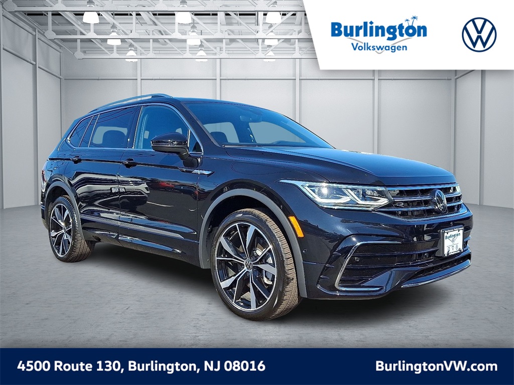 2024 Volkswagen Tiguan SEL R-LINE's photo