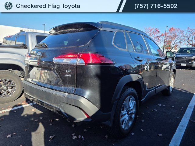 2023 Toyota Corolla Cross LE photo 4