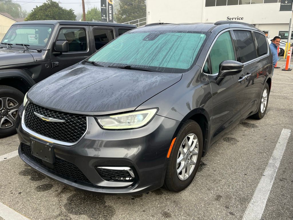 2022 Chrysler Pacifica Touring L photo 2