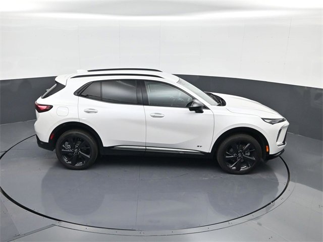 2025 Buick Envision Sport Touring photo 13