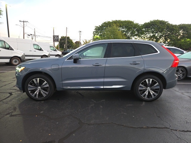 2022 Volvo XC60 Inscription photo 2