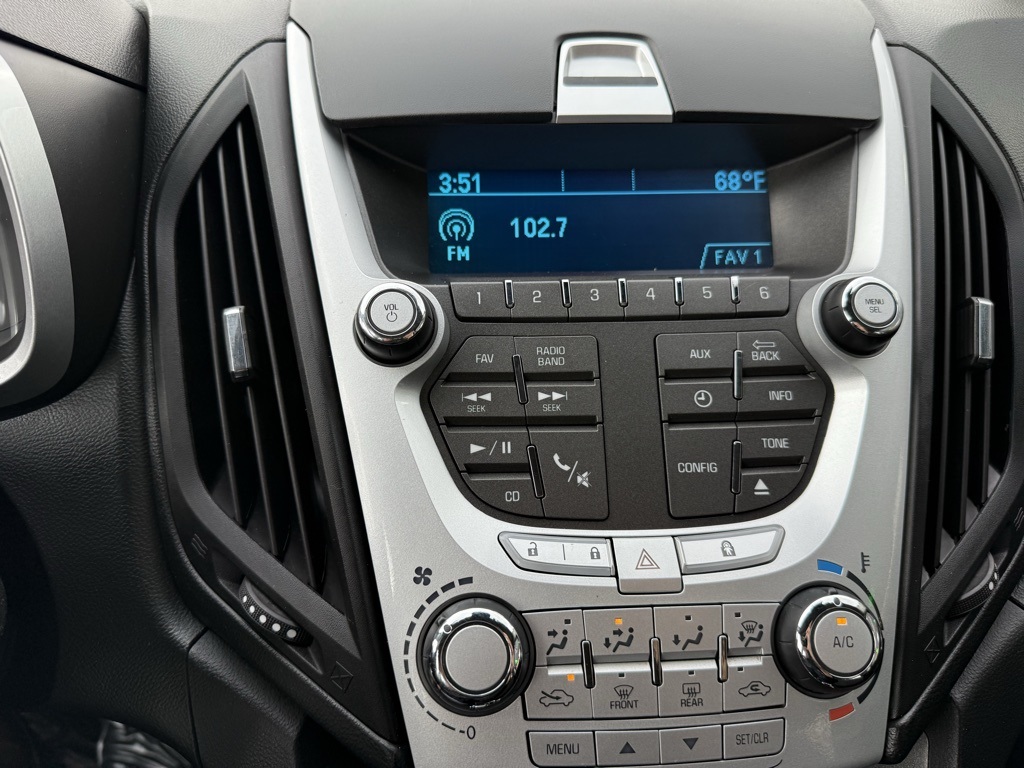 2015 Chevrolet Equinox LS photo 24