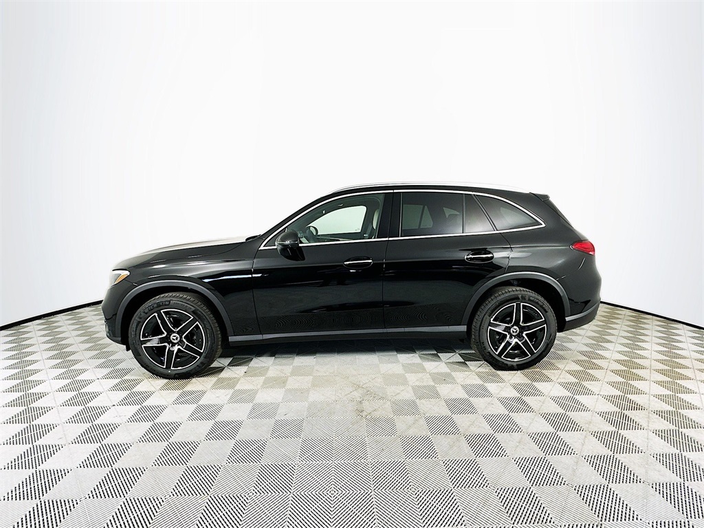 2026 Mercedes Benz GLC 300 4MATIC photo 4