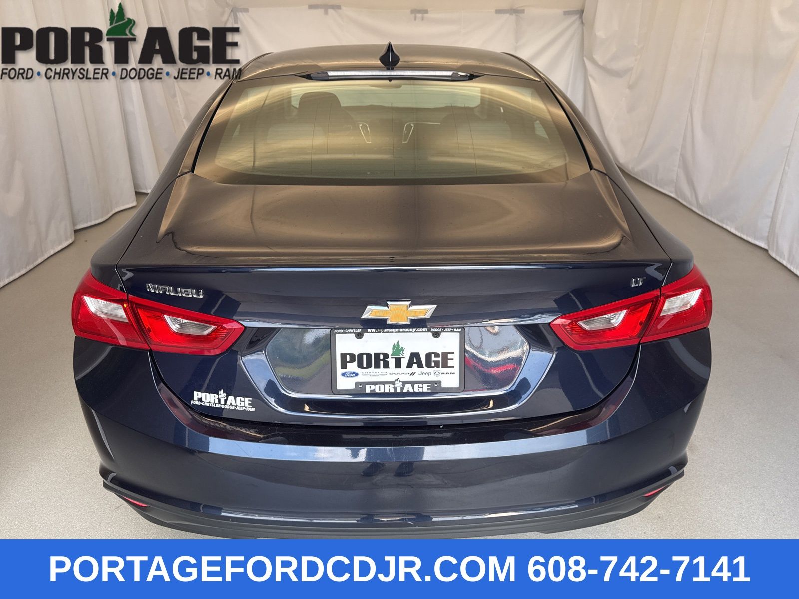 2018 Chevrolet Malibu 1LT photo 3
