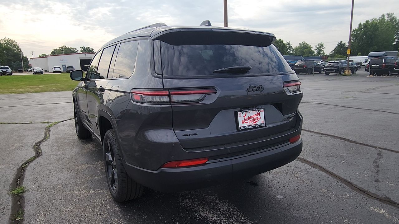 2025 Jeep Grand Cherokee Limited photo 4