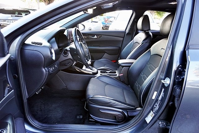 Used 2022 Gray Kia GT-Line image 12