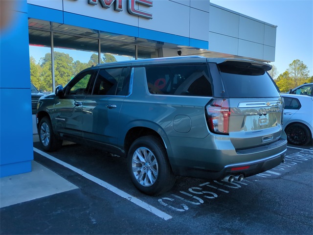2023 Chevrolet Suburban Premier photo 3