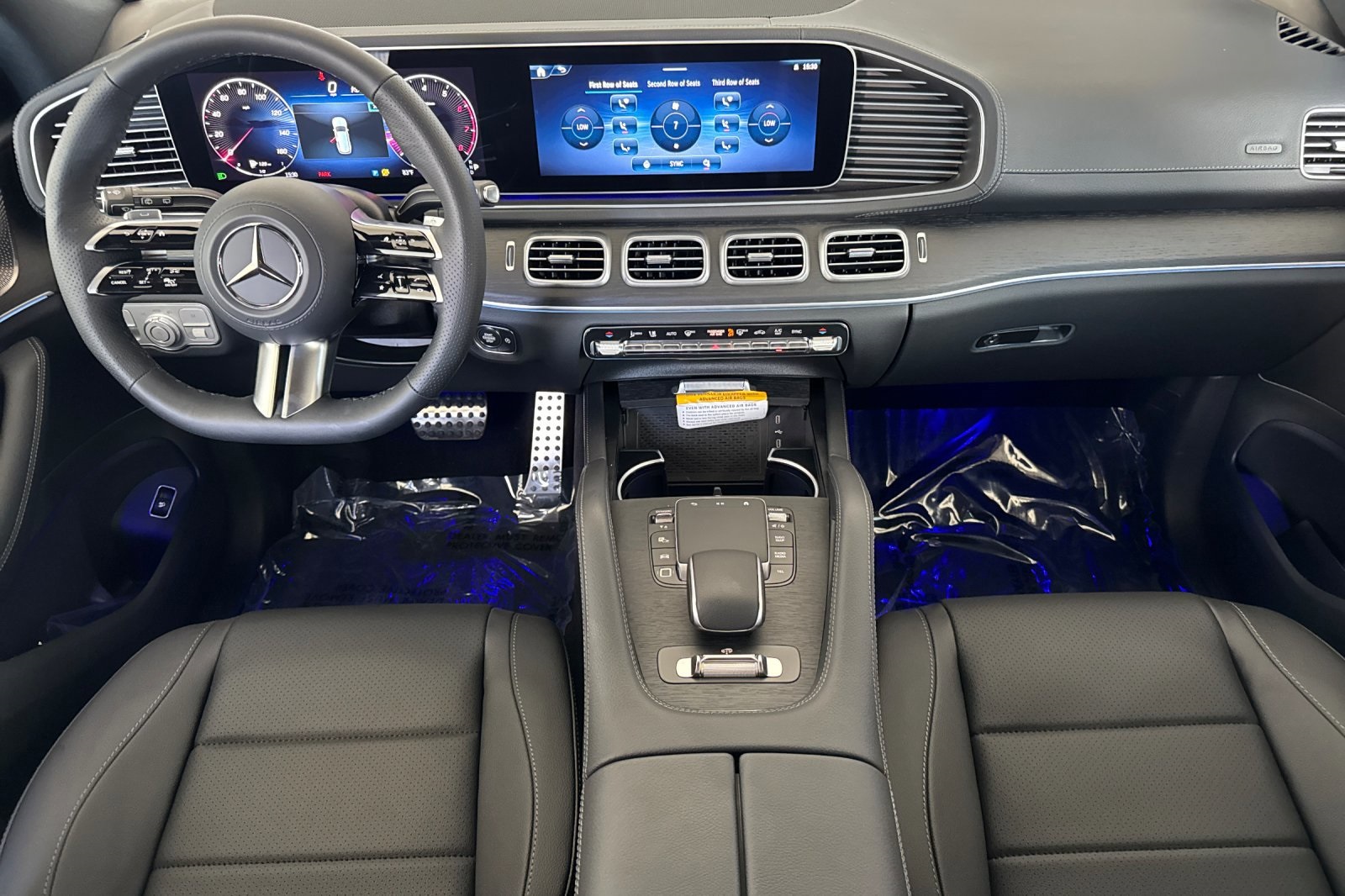 2025 Mercedes Benz GLS 450 4MATIC photo 3