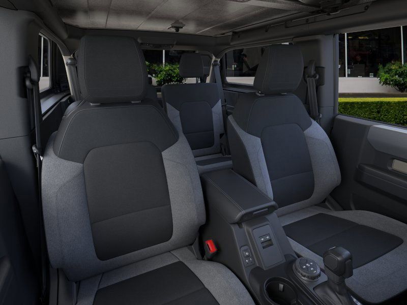 2025 Ford Bronco Base photo 9