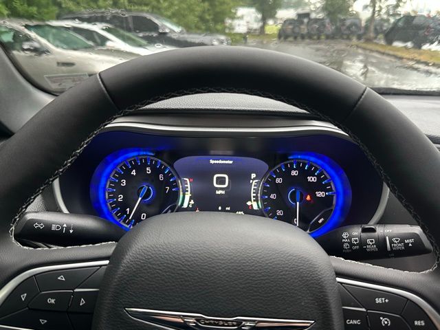 2026 Chrysler Pacifica photo 23