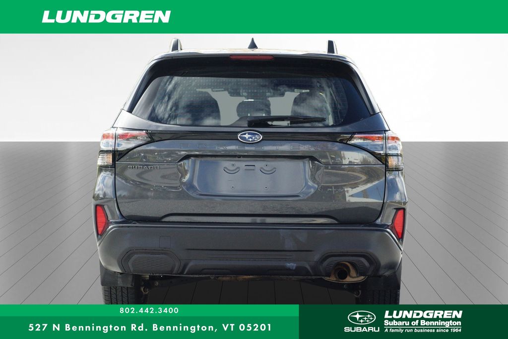 2025 Subaru Forester Base photo 4